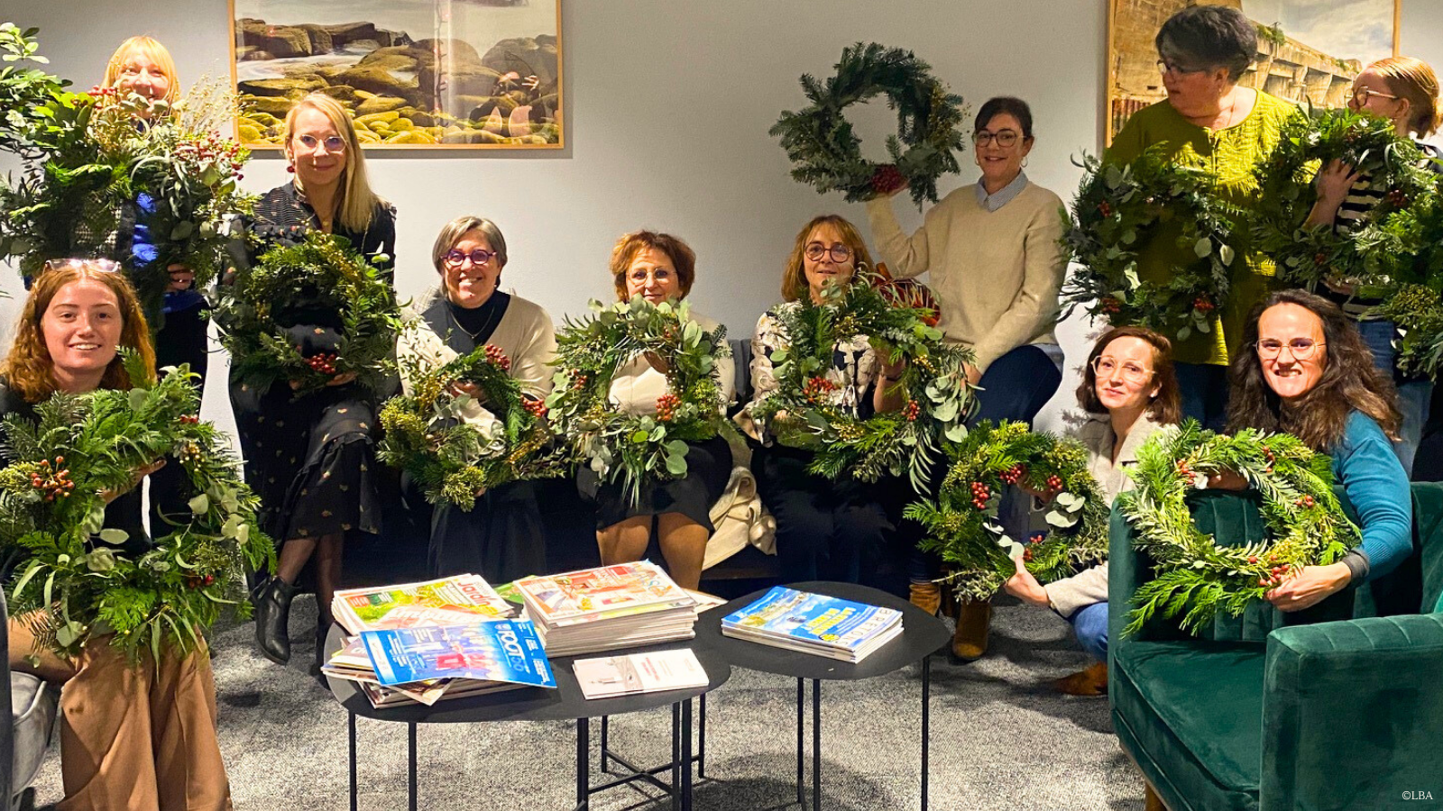 🌿 Atelier de Noël pour entreprise : quand la créativité florale renforce les liens d’équipe