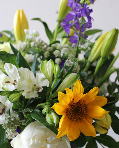 💙 Spécial fête des mères : un bouquet L aux couleurs bleu/blanc + un atelier pour 99,90 € (au lieu de 120,20€)