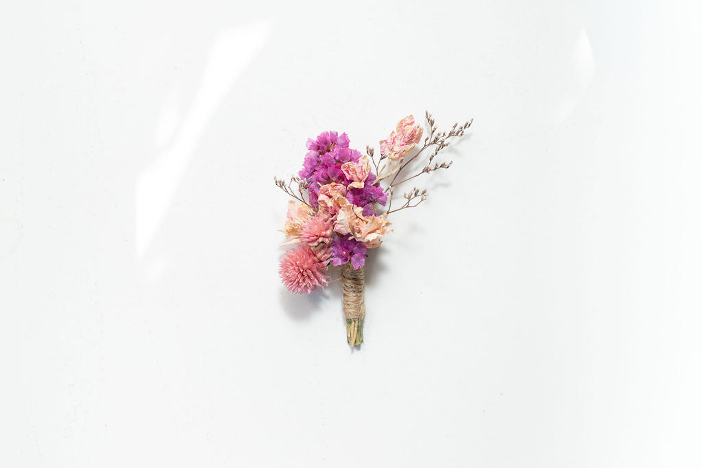 Boutonnière en fleurs séchées pour cérémonie - SAUZON