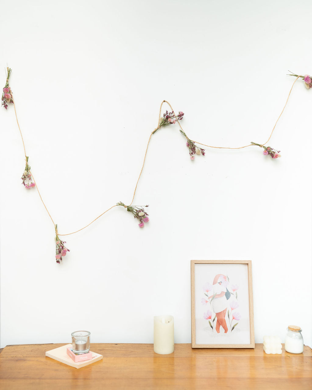 Guirlande murale de fleurs séchées - LA VIE EN ROSE