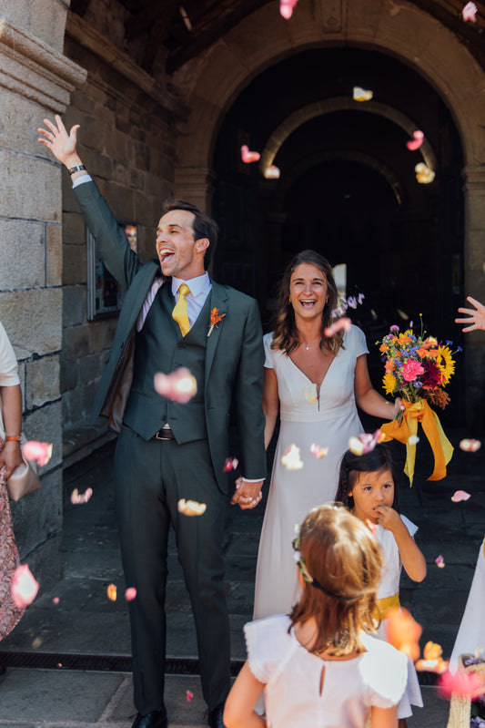 Confettis en fleurs séchées bio – Lancers poétiques pour mariages & cérémonies – Livraison France