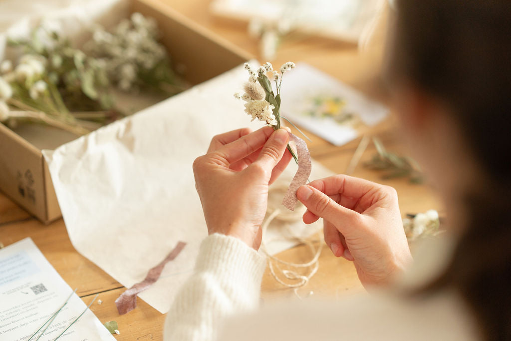 Kit à réaliser DIY - Pics à chignon en fleurs séchées - Blanc