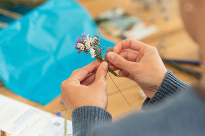 Kit à réaliser DIY - Pics à chignon en fleurs séchées - Bleu