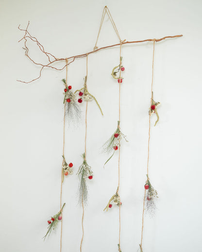 Suspension de fleurs séchées : rideau de fleurs - SANTA